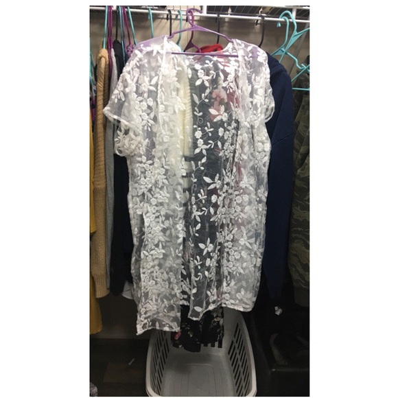 white kimono - Picture 1 of 1